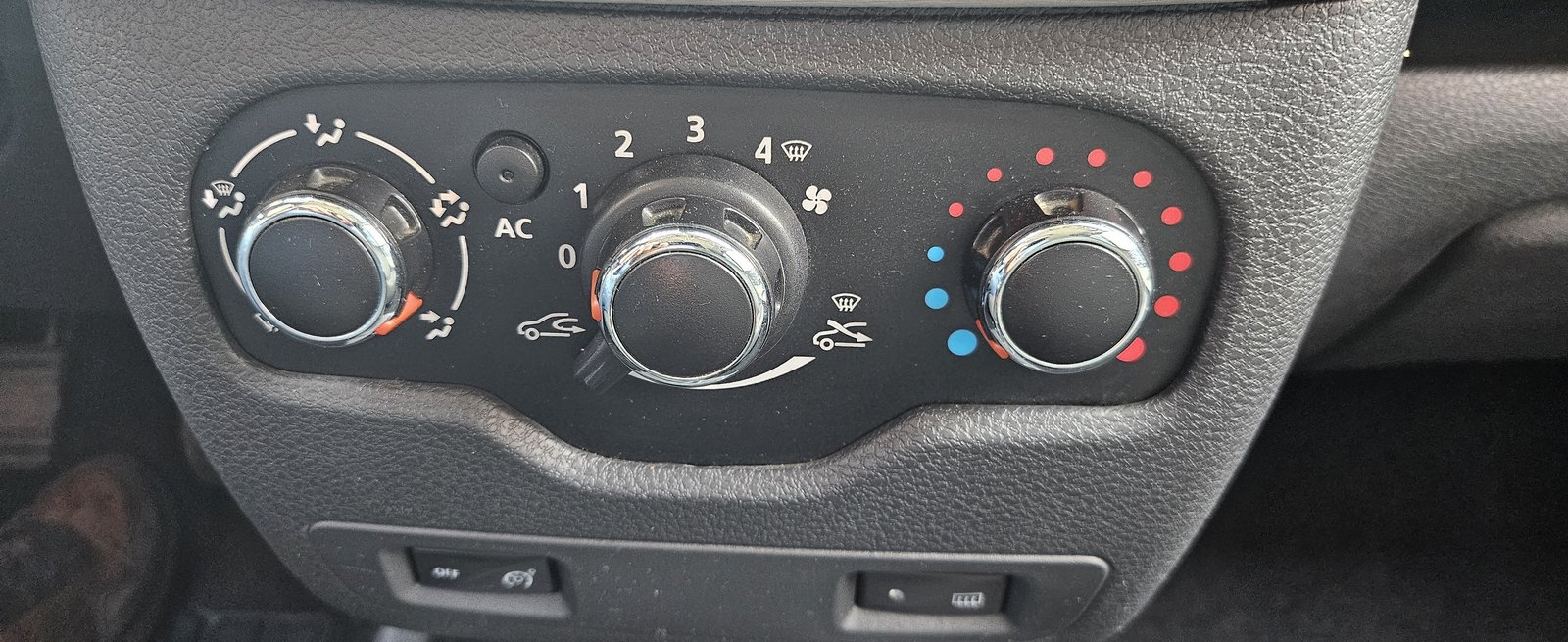 Dacia Lodgy 1.2 TCe 120 CV 2013 de ocasión en GSM Serveis Integrals Automoció, Vilobí del Penedès (12)