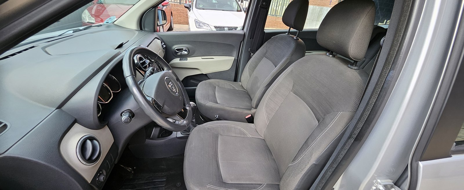 Dacia Lodgy 1.2 TCe 120 CV 2013 de ocasión en GSM Serveis Integrals Automoció, Vilobí del Penedès (14)
