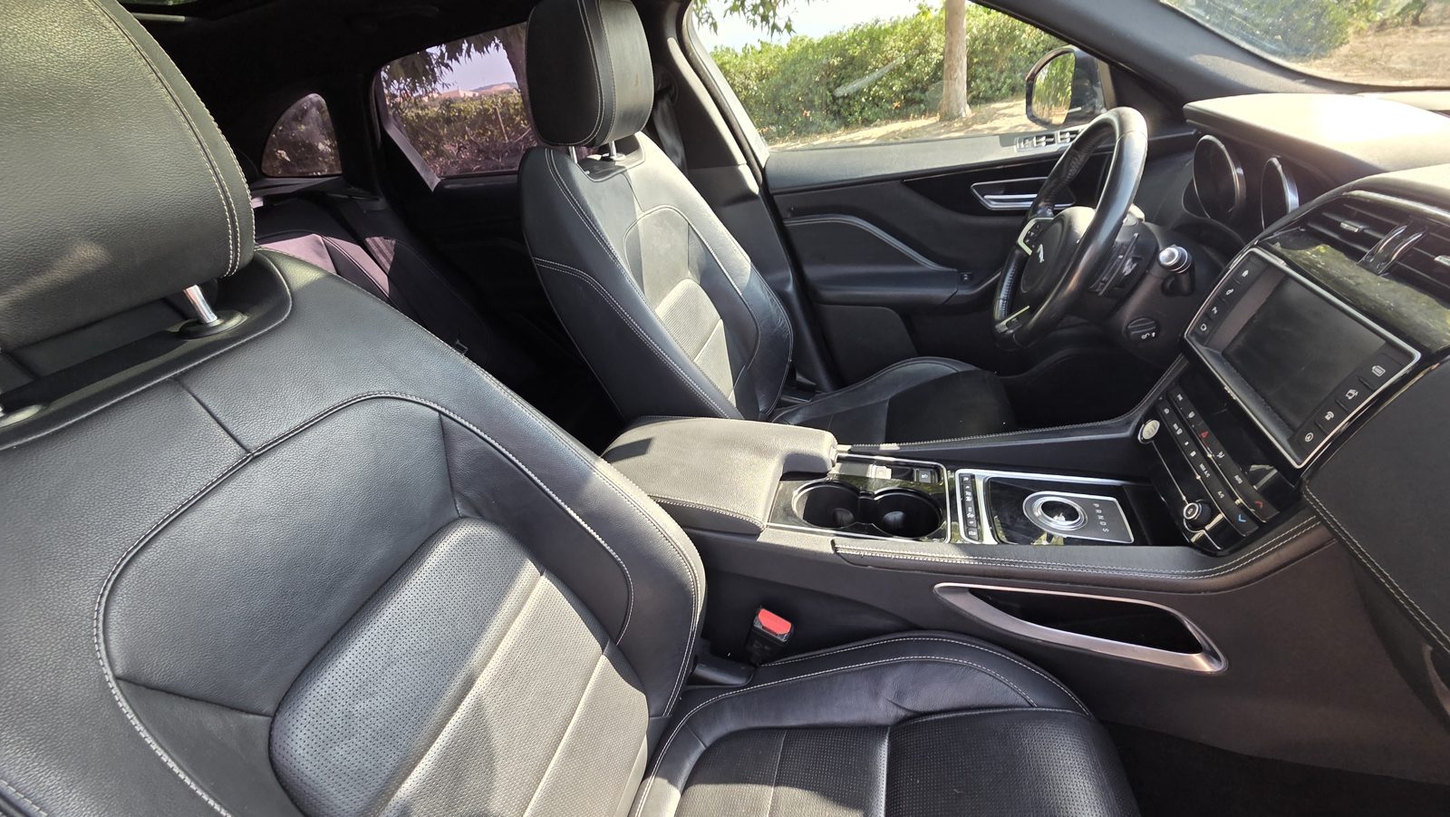 Jaguar F-Pace 3.0D V6 AWD Automático 2018 de ocasión en GSM Serveis Integrals Automoció, Vilobí del Penedès (15)