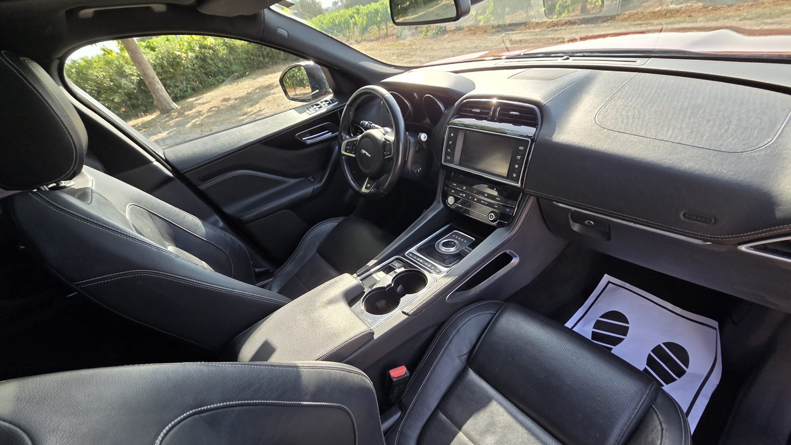 Jaguar F-Pace 3.0D V6 AWD Automático 2018 de ocasión en GSM Serveis Integrals Automoció, Vilobí del Penedès (16)