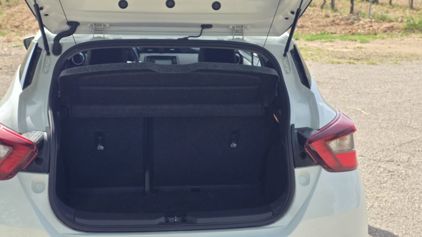 Nissan Micra 1.0 Visia Manual 2018 de ocasión en GSM Serveis Integrals Automoció, Vilobí del Penedès (9)